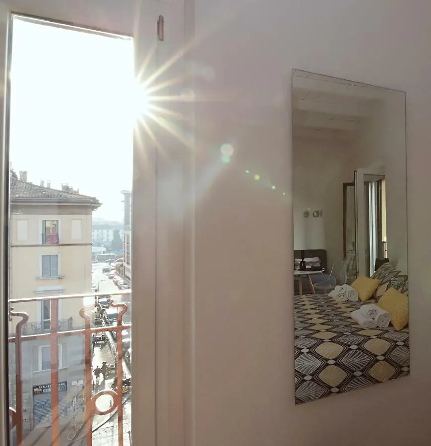 P&D Apartments Navigli Via Casale Milan 0*,
